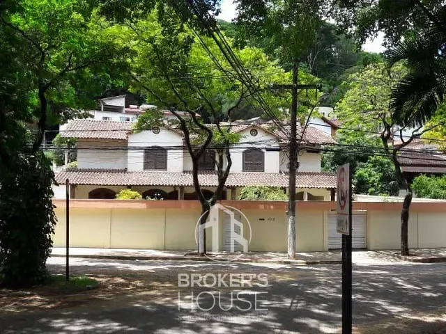 Casa 7 quartos e 4 banheiros, à venda, no bairro Fradinhos em Vitória