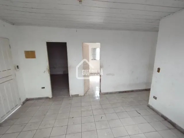Casa com 250m² 3 quartos e 1 banheiro, à venda, no bairro Vila Áurea (Vicente de Carvalho) em Guarujá