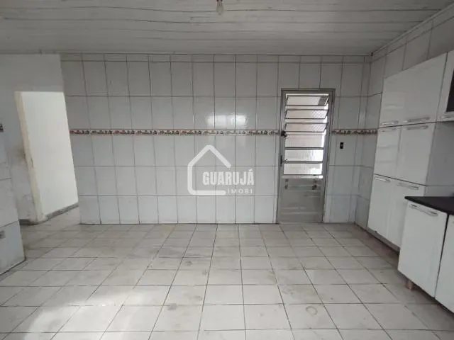 Casa com 250m² 3 quartos e 1 banheiro, à venda, no bairro Vila Áurea (Vicente de Carvalho) em Guarujá