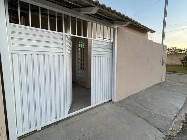 Casa com 250m² 2 quartos e 1 banheiro, à venda, no bairro Chácaras Brasil A em Valparaíso de Goiás