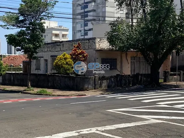 Casa com 439m² 3 quartos e 2 banheiros, à venda, no bairro Centro em Londrina
