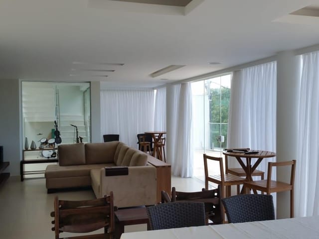 Casa com 450m² 4 quartos e 3 banheiros, à venda, no bairro Piratininga em Niterói