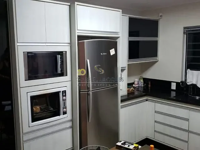 Casa com 467m² 3 quartos e 3 banheiros, à venda, no bairro Pedra Branca em Palhoça