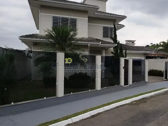 Casa com 467m² 3 quartos e 3 banheiros, à venda, no bairro Pedra Branca em Palhoça
