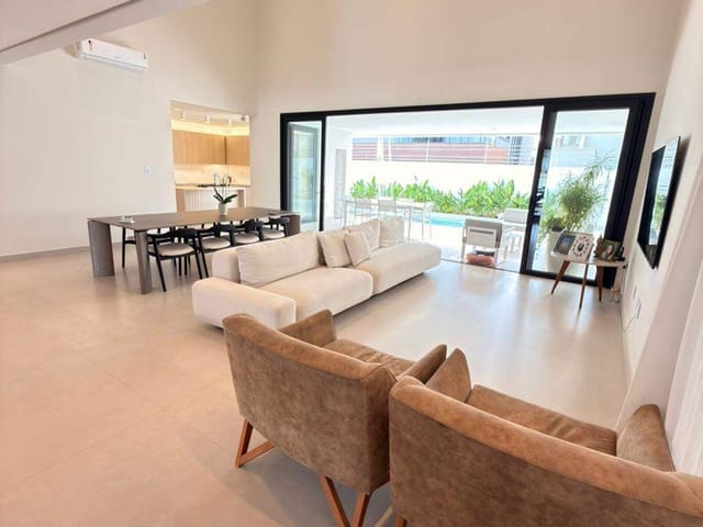 Casa com 340m² 5 quartos e 6 banheiros, à venda, no bairro Marivan em Aracaju