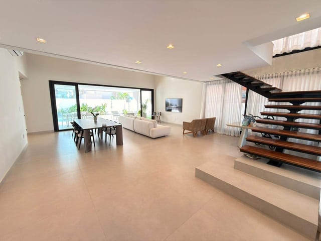 Casa com 340m² 5 quartos e 6 banheiros, à venda, no bairro Marivan em Aracaju