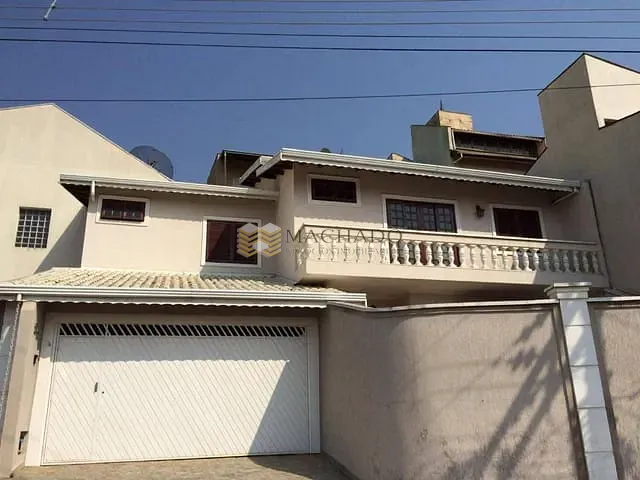 Casa com 221m² 3 quartos e 3 banheiros, à venda, no bairro Vila Galvão em Jundiaí