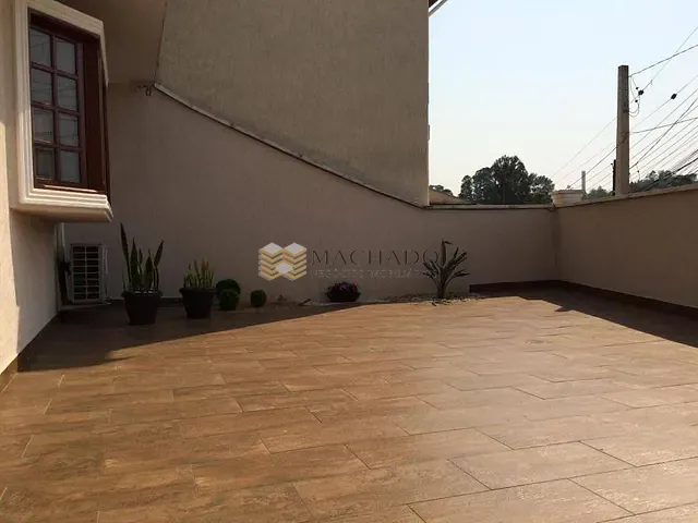 Casa com 221m² 3 quartos e 3 banheiros, à venda, no bairro Vila Galvão em Jundiaí
