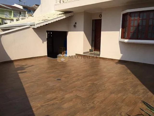 Casa com 221m² 3 quartos e 3 banheiros, à venda, no bairro Vila Galvão em Jundiaí