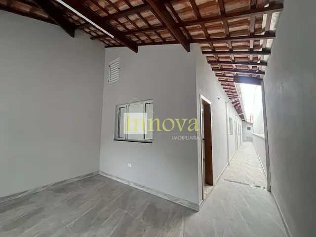 Casa com 150m² 2 quartos e 3 banheiros, à venda, no bairro Jaraguá em Caraguatatuba