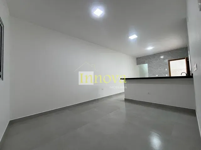 Casa com 150m² 2 quartos e 3 banheiros, à venda, no bairro Jaraguá em Caraguatatuba