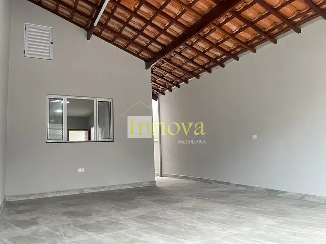 Casa com 150m² 2 quartos e 3 banheiros, à venda, no bairro Jaraguá em Caraguatatuba
