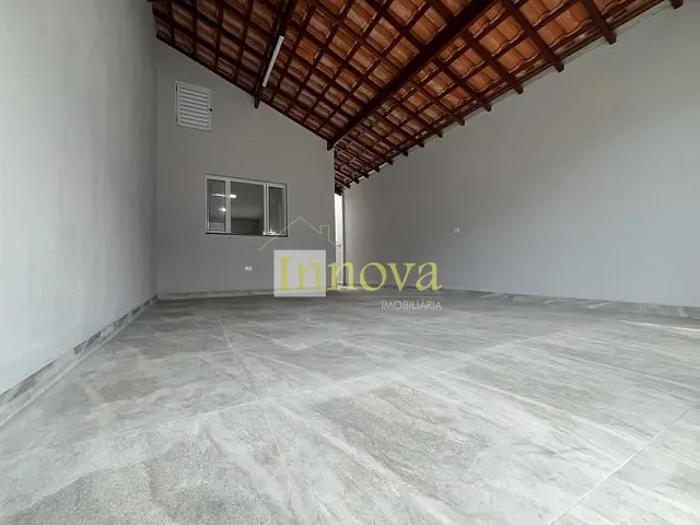 Casa com 150m² 2 quartos e 3 banheiros, à venda, no bairro Jaraguá em Caraguatatuba