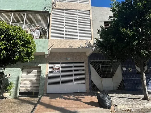 Casa 1 quarto e 1 banheiro, à venda, no bairro Centro em Paulo Afonso