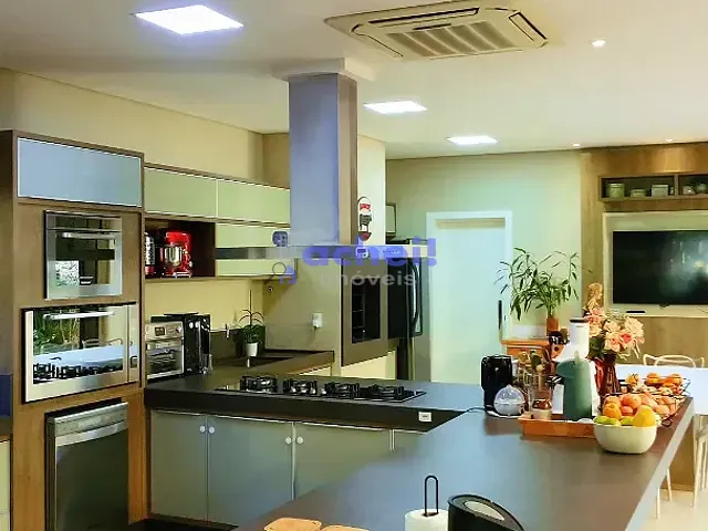 Casa 6 quartos e 8 banheiros, à venda, no bairro Village do Cerrado em Rondonópolis