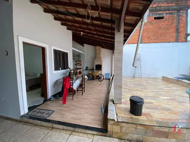 Casa com 331m² 3 quartos e 2 banheiros, à venda, no bairro Corumba em Itanhaém