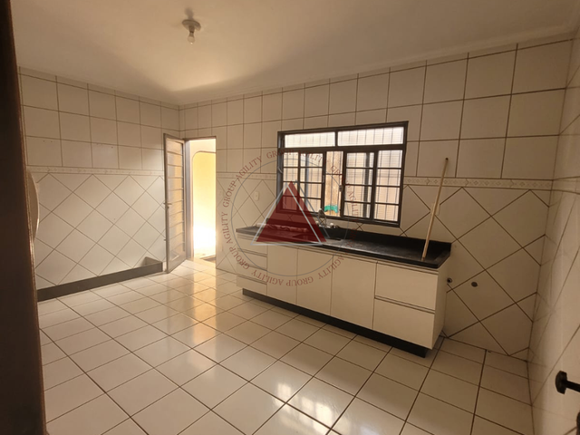 Casa com 250m² 3 quartos e 3 banheiros, à venda, no bairro Jardim Dermínio/ Vila Rezende/ Jardim Santa Efigenia em Franca