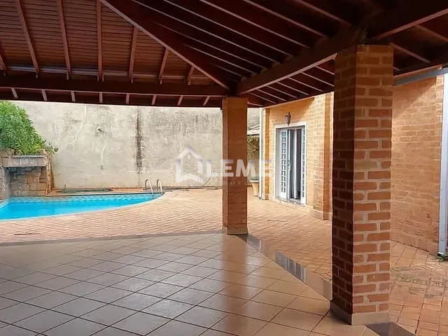 Casa com 784m² 3 quartos e 3 banheiros, à venda ou para alugar, no bairro Jardim Lavínia em Mococa