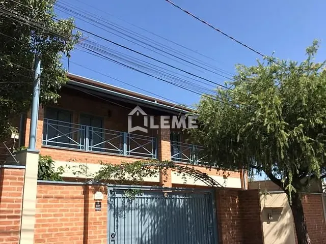 Casa com 784m² 3 quartos e 3 banheiros, à venda ou para alugar, no bairro Jardim Lavínia em Mococa