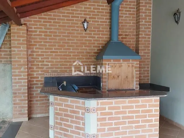 Casa com 784m² 3 quartos e 3 banheiros, à venda ou para alugar, no bairro Jardim Lavínia em Mococa