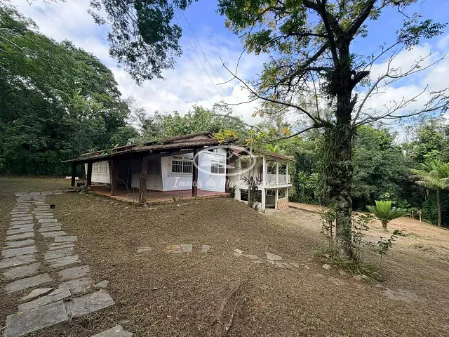 Casa com 5736m² 4 quartos e 3 banheiros, à venda, no bairro Jardim Martinelli (Penedo) em Itatiaia