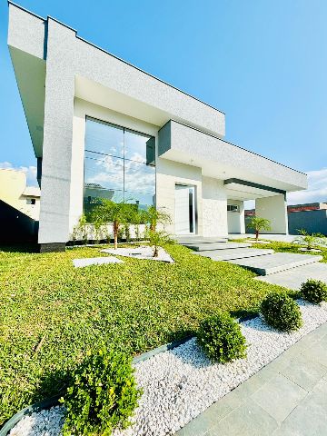 Casa com 530m² 31 quartos e 2 banheiros, à venda, no bairro Ingleses do Rio Vermelho em Florianópolis