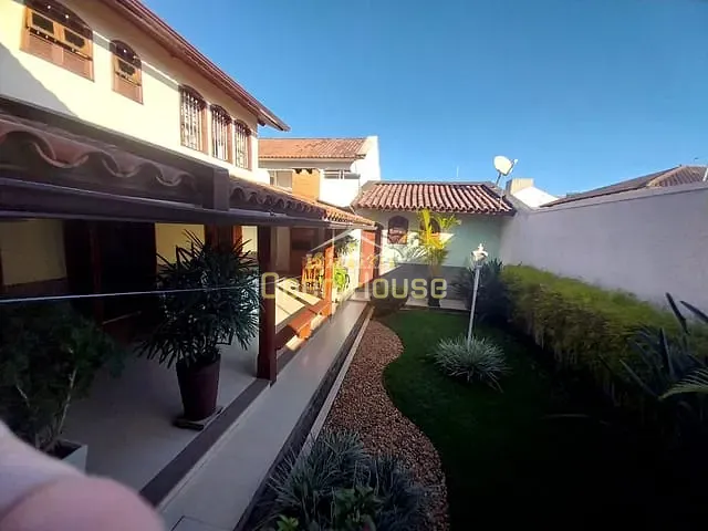 Casa 7 quartos e 2 banheiros, à venda, no bairro Jardim Normândia em Volta Redonda