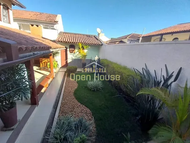 Casa 7 quartos e 2 banheiros, à venda, no bairro Jardim Normândia em Volta Redonda