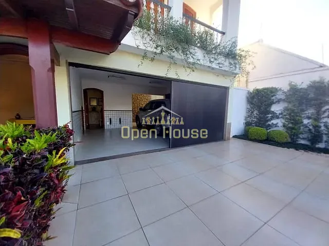 Casa 7 quartos e 2 banheiros, à venda, no bairro Jardim Normândia em Volta Redonda