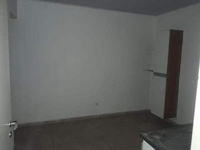 Casa com 12m² 1 quarto e 1 banheiro, para alugar, no bairro Vila Gilda em São Paulo