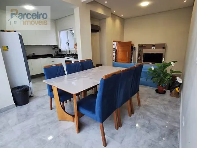 Casa com 105m² 5 quartos e 3 banheiros, à venda, no bairro Penha de França em São Paulo