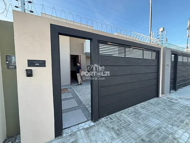 Casa 3 quartos e 2 banheiros, à venda, no bairro Jatobá em Petrolina