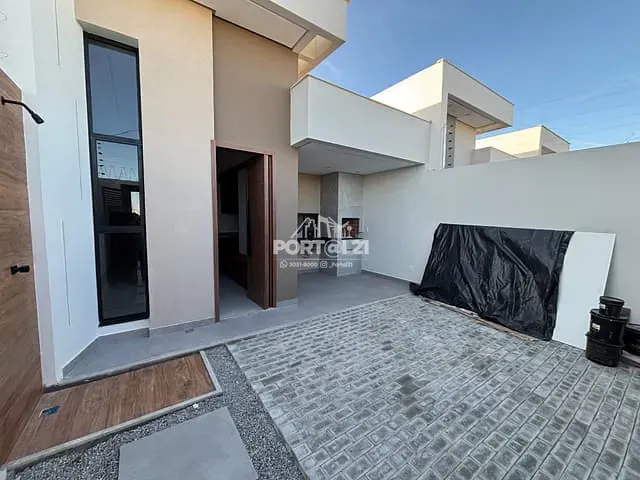 Casa 3 quartos e 2 banheiros, à venda, no bairro Jatobá em Petrolina