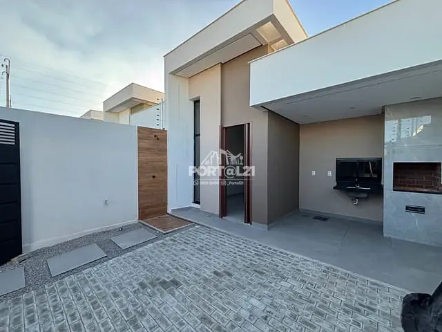 Casa 3 quartos e 2 banheiros, à venda, no bairro Jatobá em Petrolina