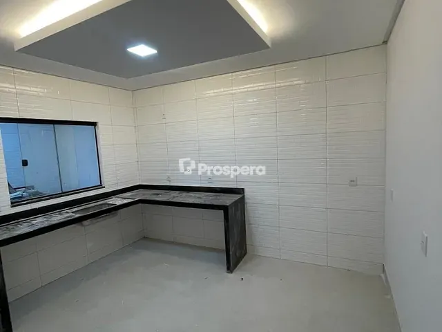Casa 3 quartos e 2 banheiros, à venda, no bairro Parque Trindade III em Aparecida de Goiânia