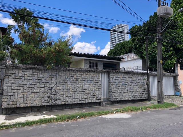 Casa com 511m² 3 quartos e 4 banheiros, à venda, no bairro Parquelândia em Fortaleza
