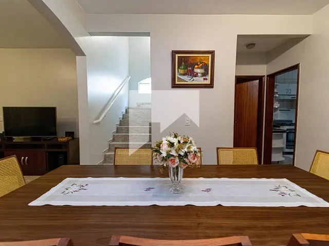 Casa com 270m² 4 quartos e 1 banheiro, à venda, no bairro Guará II em Brasília