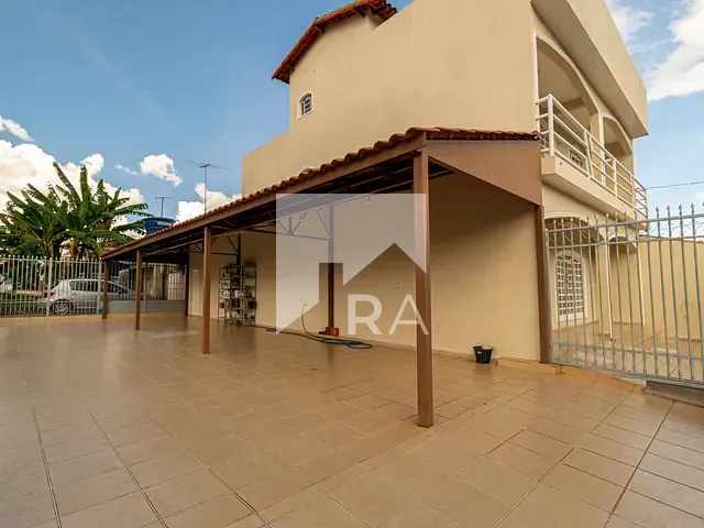 Casa com 270m² 4 quartos e 1 banheiro, à venda, no bairro Guará II em Brasília