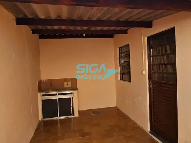 Casa 2 quartos e 1 banheiro, para alugar, no bairro Jardim Yara em Pouso Alegre