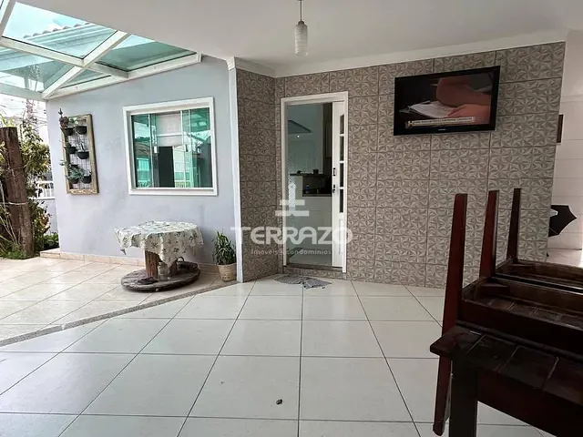 Casa com 332m² 3 quartos e 3 banheiros, à venda, no bairro Aero Clube em Volta Redonda