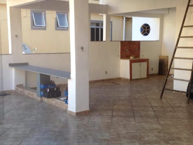 Casa com 250m² 4 quartos e 4 banheiros, à venda, no bairro São Mateus em Juiz de Fora