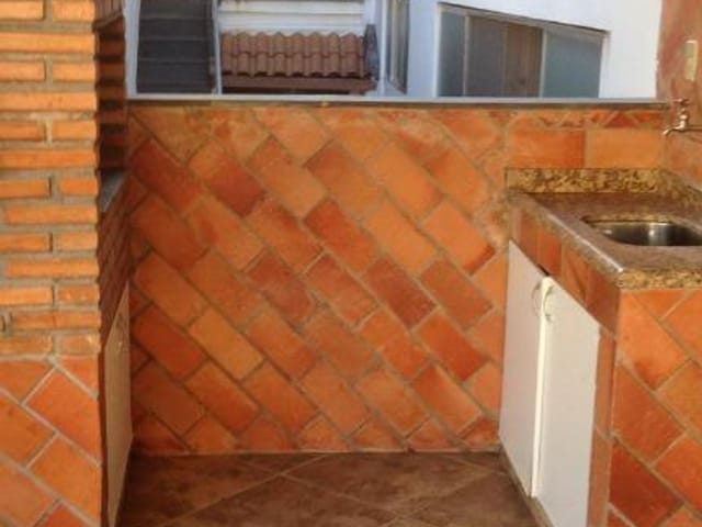 Casa com 250m² 4 quartos e 4 banheiros, à venda, no bairro São Mateus em Juiz de Fora