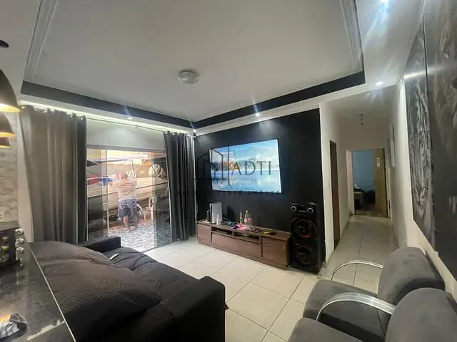 Casa 3 quartos e 2 banheiros, à venda, no bairro Vila Ressaca em Mogi das Cruzes