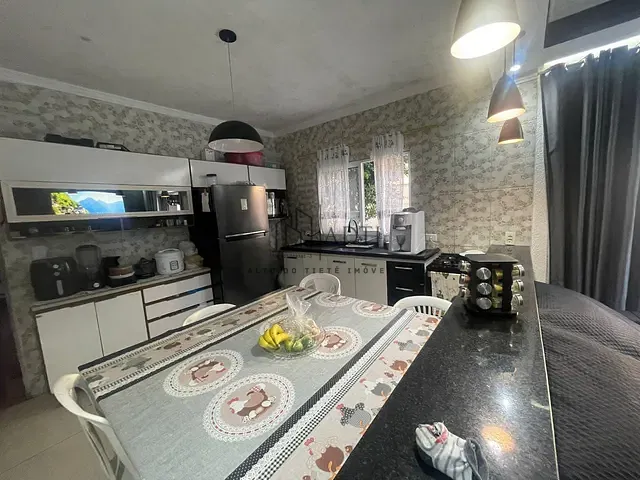 Casa 3 quartos e 2 banheiros, à venda, no bairro Vila Ressaca em Mogi das Cruzes