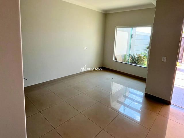 Casa 3 quartos e 2 banheiros, à venda, no bairro interlagos em Apucarana