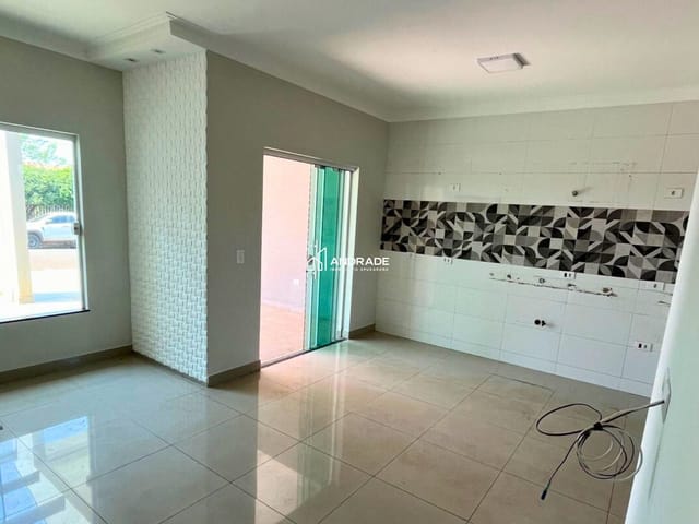 Casa 3 quartos e 2 banheiros, à venda, no bairro interlagos em Apucarana
