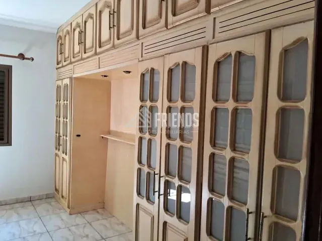 Casa com 240m² 4 quartos e 4 banheiros, para alugar, no bairro Jardim Parque Morumbi em São Paulo