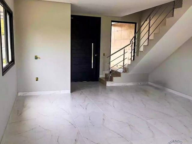 Casa com 200m² 3 quartos e 4 banheiros, à venda, no bairro São João do Rio Vermelho em Florianópolis