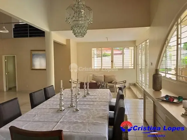 Casa com 1980m² 3 quartos e 4 banheiros, à venda, no bairro Morada do Sol em Teresina