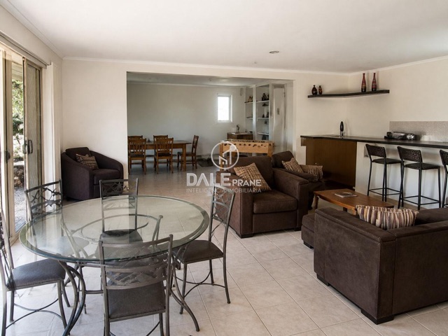 Casa com 400m² 4 quartos e 5 banheiros, à venda, no bairro Setor Habitacional Tororó (Jardim Botânico) em Brasília